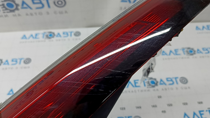 Zgârieturi la lumina aripii exterioare dreapta Honda CRV 20-22