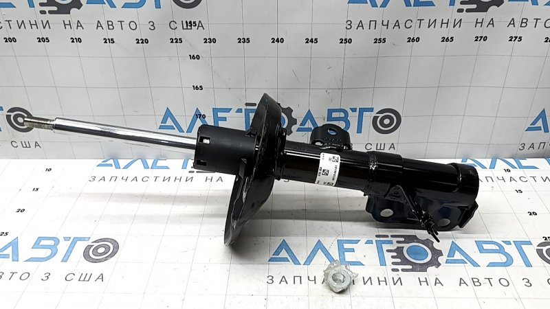 Амортизатор передний правый Toyota Camry v70 18-24 SE\XSE