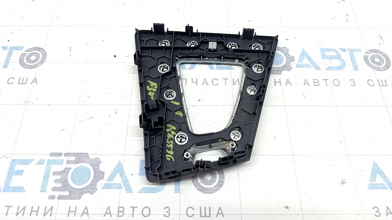 Накладка на шифтер АКПП BMW 3 F30 12-18 черная с хром, под кнопку E-Drive, вздулся хром, царапины