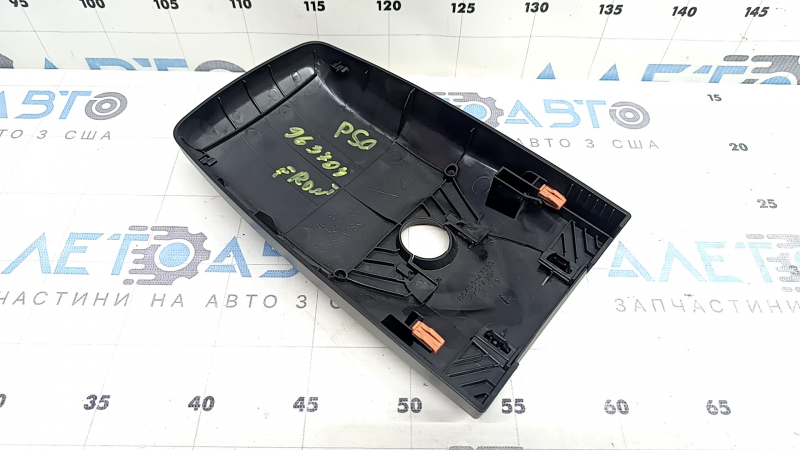 Накладка зеркала внутрисалонного Toyota Prius 50 17-22 черная, 2 части, царапины