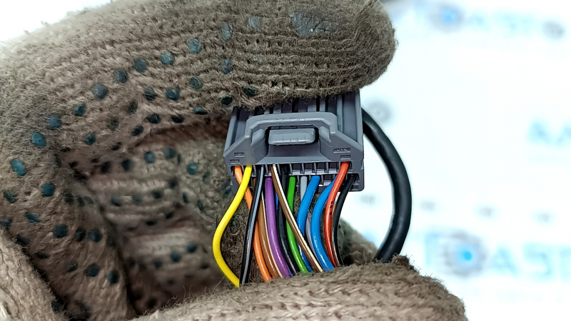 Ansamblu oglindă retrovizoare stânga pentru Volvo XC90 16-24, 14+4 pini, semnalizator, încălzit, antiorbire automată, BSM, cameră, alb