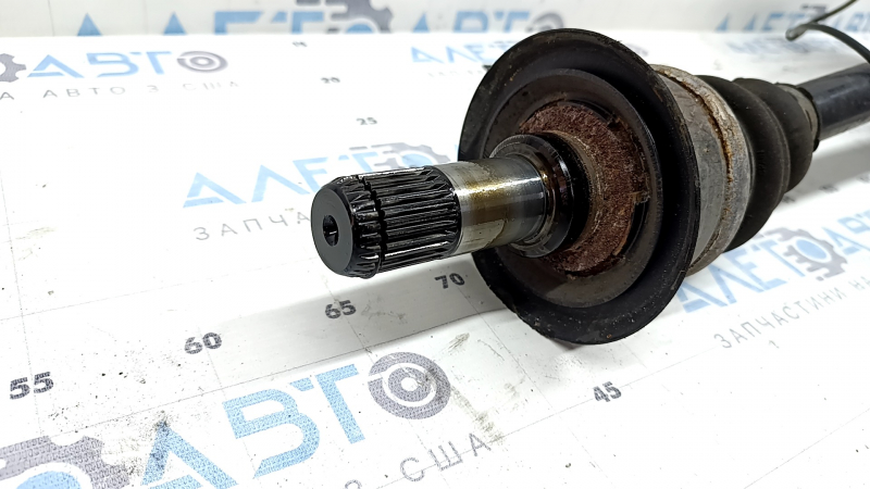Punte spate stânga cu butuc pentru BMW Seria 3 F30 12-18 cu capac, RWD, PHEV, cu transmisie, butuc și senzor ABS, ruginit