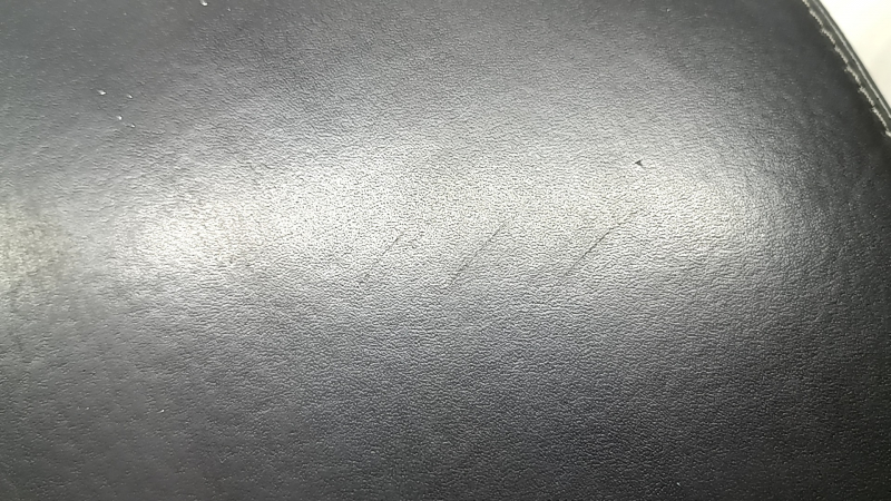 Cotieră consolă centrală Volvo XC90 16-25 tip 1, piele nappa neagră, zgârieturi