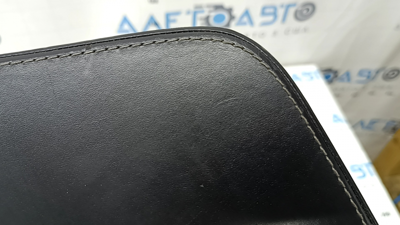 Cotieră consolă centrală Volvo XC90 16-25 tip 1, piele nappa neagră, zgârieturi