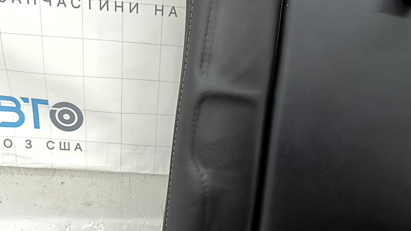 Заднее сиденье центральное Volvo XC90 16-23 кожа черная, наппа, под 3 ряда, с ремнем безопасности, детское кресло, примято, царапины