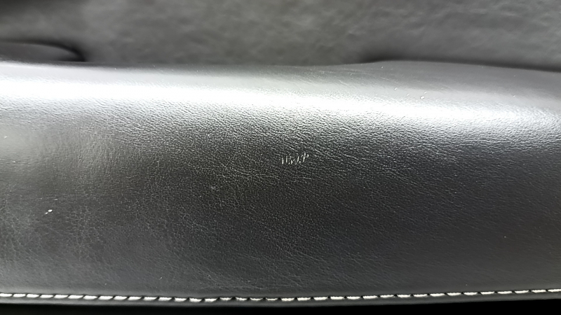 Panou ușă dreapta față neagră Volvo XC90 16-22, cotieră și inserție din piele nappa neagră, cusături gri, Bowers and Wilkins, cu mâner, zgârieturi