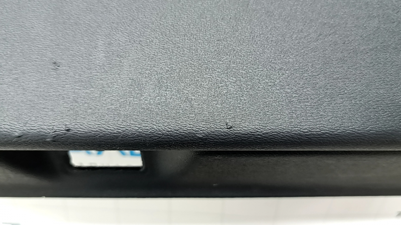 Panou ușă stânga față negru pentru Volvo XC90 16-22, cotieră și inserție din piele nappa neagră, cusături gri, Bowers and Wilkins, cu mâner, zgârieturi, îndoire, închidere ruptă