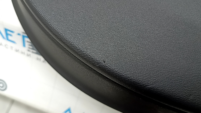 Panou ușă stânga față negru pentru Volvo XC90 16-22, cotieră și inserție din piele nappa neagră, cusături gri, Bowers and Wilkins, cu mâner, zgârieturi, îndoire, închidere ruptă
