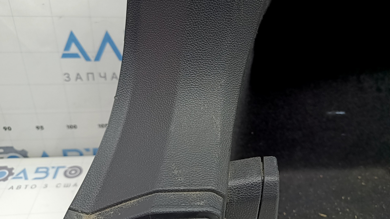 Обшивка арки левая VW Tiguan 18-20 черная под 2 ряда, царапина