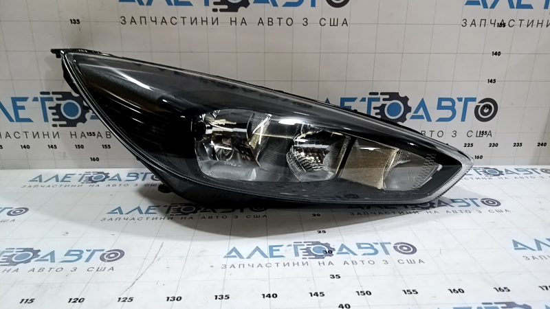 Far dreapta față goală Ford Focus mk3 15-18 restilizat halogen întunecat nou neoriginal