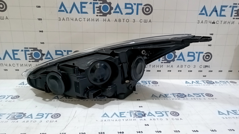 Far dreapta față goală Ford Focus mk3 15-18 restilizat halogen întunecat nou neoriginal