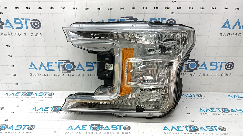 Фара передняя левая Ford F-150 18-20 голая, галоген, сломан корпус, царапины