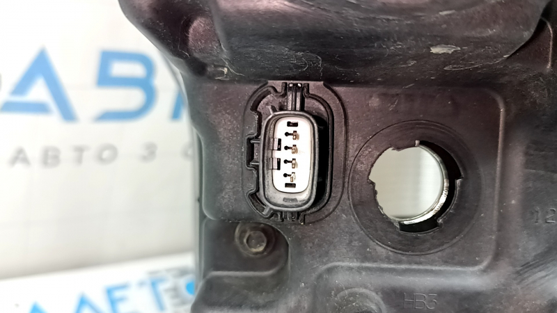 Фара передняя левая Ford F-150 18-20 голая, галоген, сломан корпус, царапины