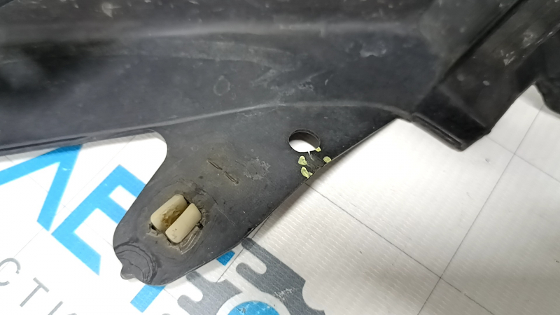 Bara față, nefinisată, Toyota Prius V 15-17 rest, neagră, crăpătură, crăpături la elementele de fixare, zgârieturi