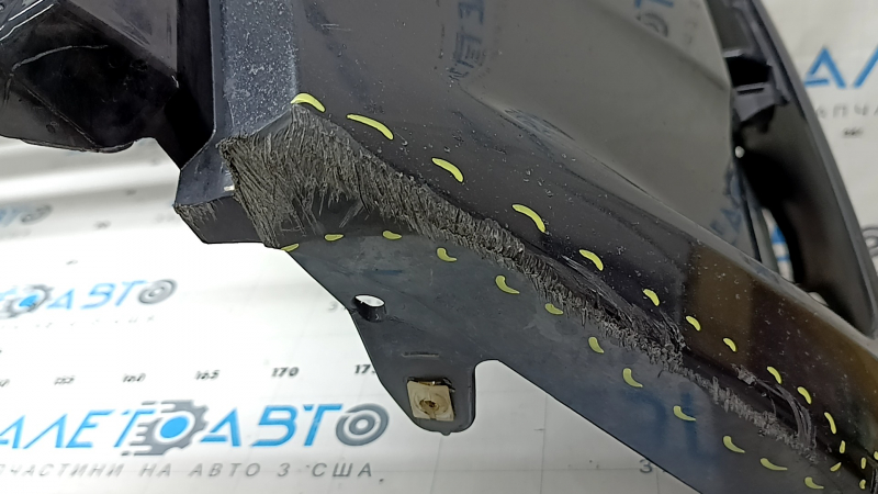 Bara față, nefinisată, Toyota Prius V 15-17 rest, neagră, crăpătură, crăpături la elementele de fixare, zgârieturi