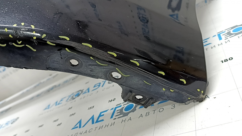 Bara față, nefinisată, Toyota Prius V 15-17 rest, neagră, crăpătură, crăpături la elementele de fixare, zgârieturi