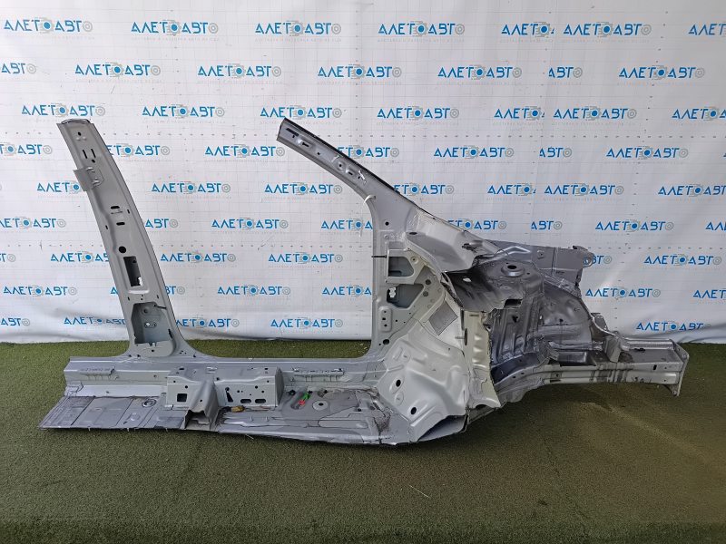 Panou lateral stânga față VW Tiguan 18-24, tăiat cu tăietură, cu stâlp central, argintiu