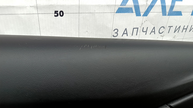 Обшивка двери карточка передняя левая Chevrolet Volt 16- черная, с черной вставкой кожа, подлокотник кожа черная, с ручкой, без накладки и кнопок, царапины