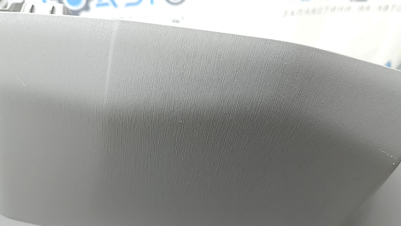 Ornamente gri pe bordul central inferior al Toyota Prius V 15-17, zgârieturi