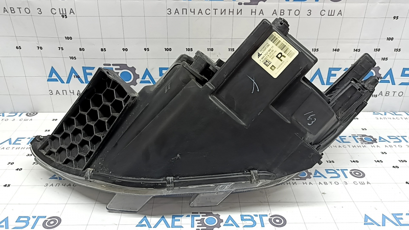Far dreapta față Chevrolet Volt 16 - sticlă spartă, carcasă spartă, suporturi sparte