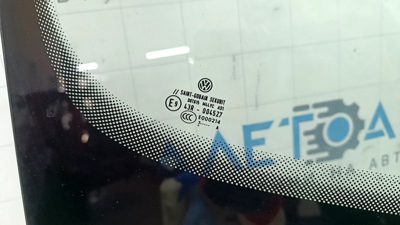Лобовое стекло VW Tiguan 18-24 под датчик дождя, с датчиком, скол, песок