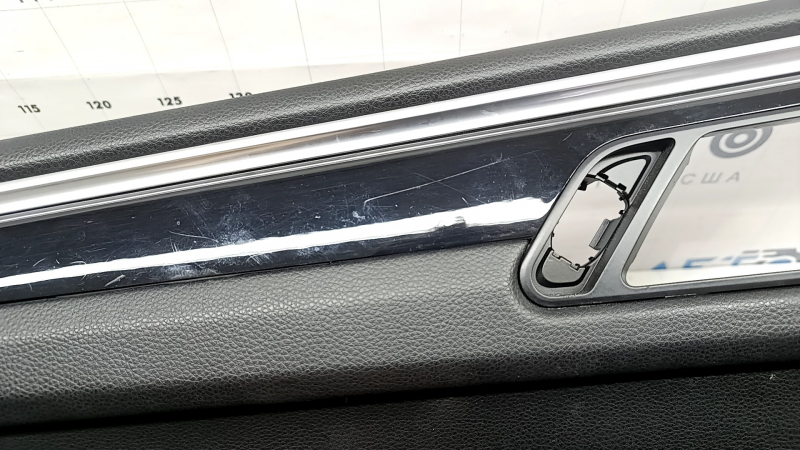 Ornamente ușă, stânga față, Porsche Macan 15-26, negru, bază, inserție, negru lucios, cotieră, piele neagră, zgârieturi pe inserție