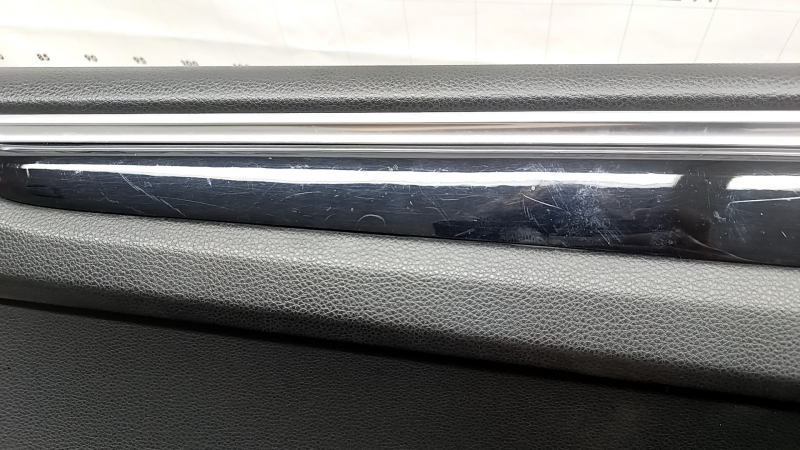 Ornamente ușă, stânga față, Porsche Macan 15-26, negru, bază, inserție, negru lucios, cotieră, piele neagră, zgârieturi pe inserție