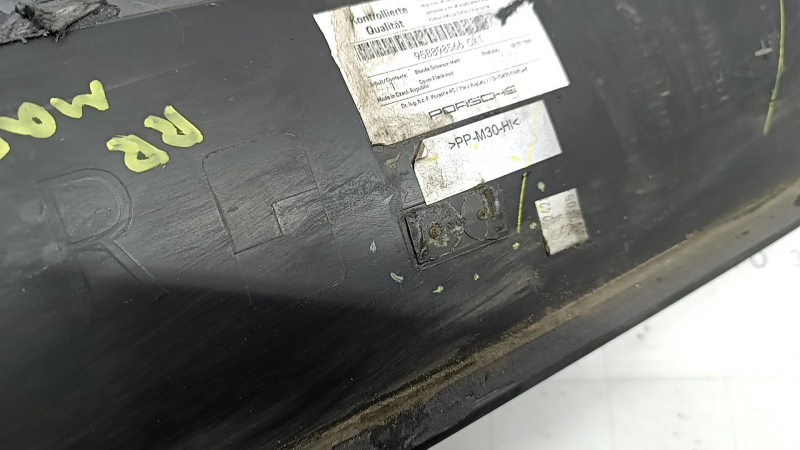Ornament ușă spate dreapta inferioară pentru Porsche Macan 15-21, structură de montare defectă