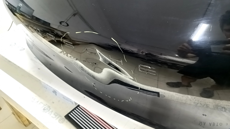Дверь багажника голая Porsche Macan 15-18 черный A1, с кронштейном спойлера, вмятина