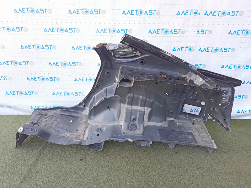 Деталь кузова Ford Fusion 2013-2020, видны тычки и мелкие царапины.