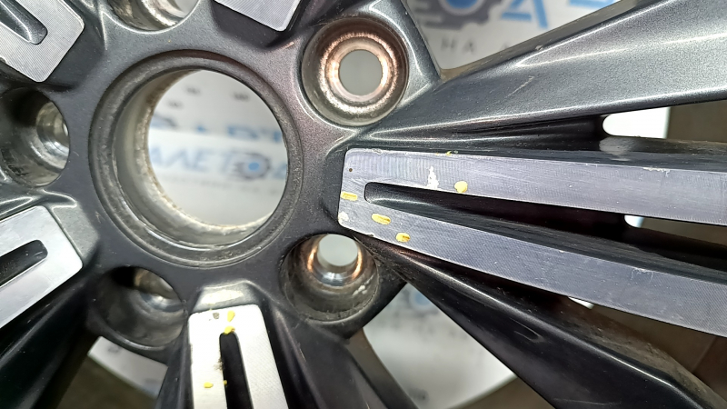 Jantă R18 x 7J ET43 VW Tiguan 18-24, culoare bordură ușoară