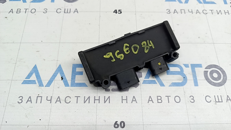 Блок открывания багажника ногой Audi A4 B9 17-24 сломано крепление