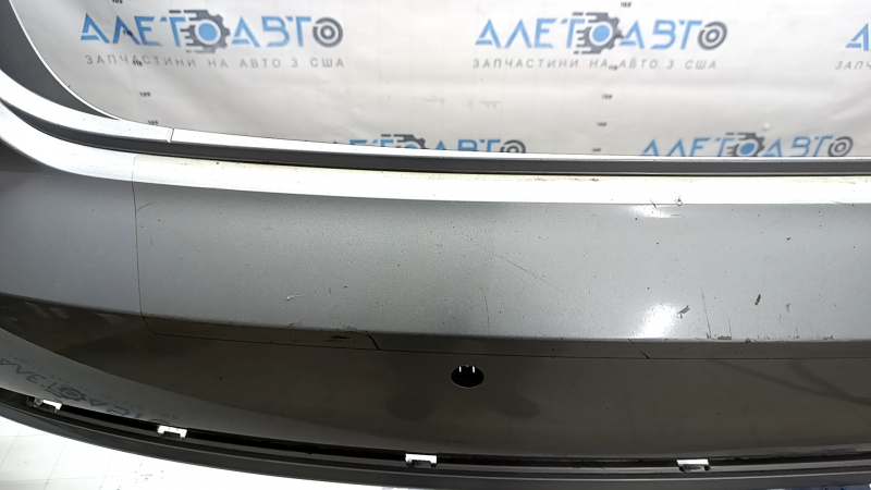 Bara spate nefinisată pentru Audi A4 B9 18-19 S-Line cu 4 senzori de parcare, argintie LZ7G, fără mufă, zgârieturi, presată, scară