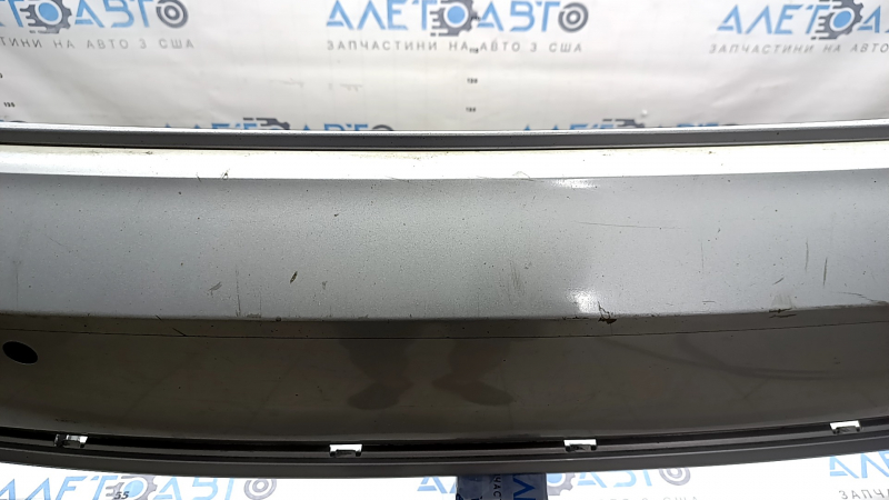 Bara spate nefinisată pentru Audi A4 B9 18-19 S-Line cu 4 senzori de parcare, argintie LZ7G, fără mufă, zgârieturi, presată, scară