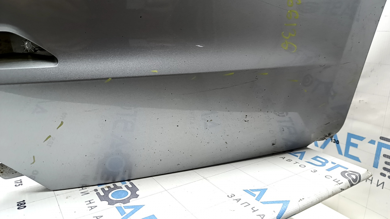 Bara spate nefinisată pentru Audi A4 B9 18-19 S-Line cu 4 senzori de parcare, argintie LZ7G, fără mufă, zgârieturi, presată, scară