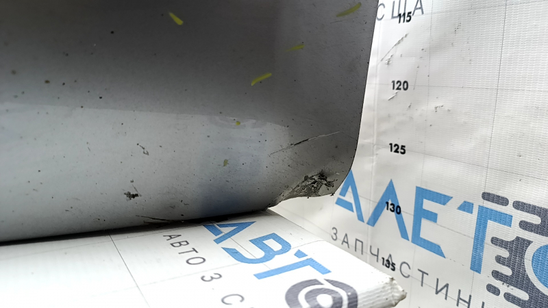 Bara spate nefinisată pentru Audi A4 B9 18-19 S-Line cu 4 senzori de parcare, argintie LZ7G, fără mufă, zgârieturi, presată, scară