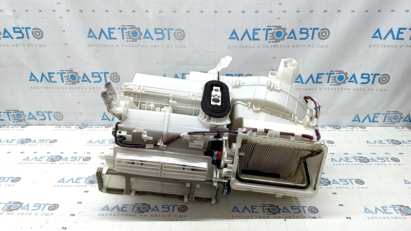 Печка в сборе Toyota Prius V 12-17