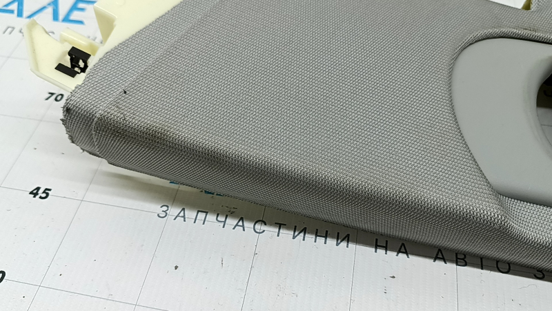 Ornament stâlp central stânga sus pentru Audi A6 C8 19-23 gri, sub deflector, necesită curățare, zgârieturi