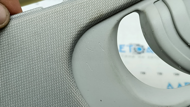 Ornament stâlp central stânga sus pentru Audi A6 C8 19-23 gri, sub deflector, necesită curățare, zgârieturi
