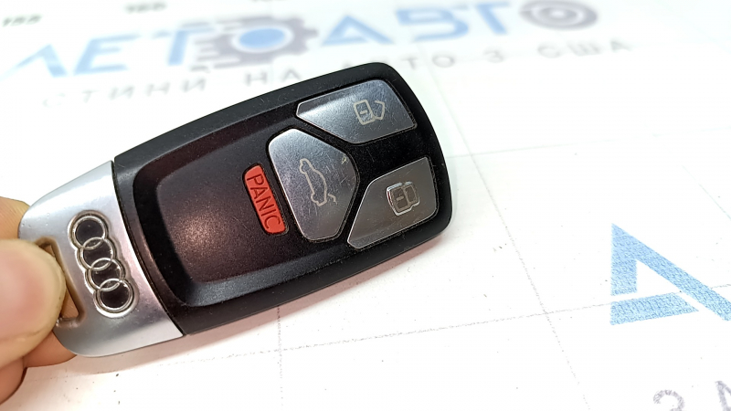 Ключ smart Audi A4 B9 17-21 тип 1, 4 кнопки, потерт, царапины, тычки