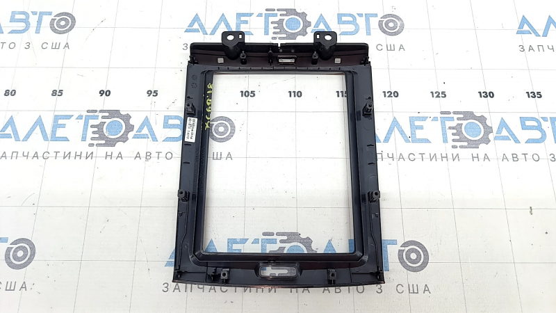Ornamente panou frontal Volvo XC60 18-26, negru lucios, zgârieturi