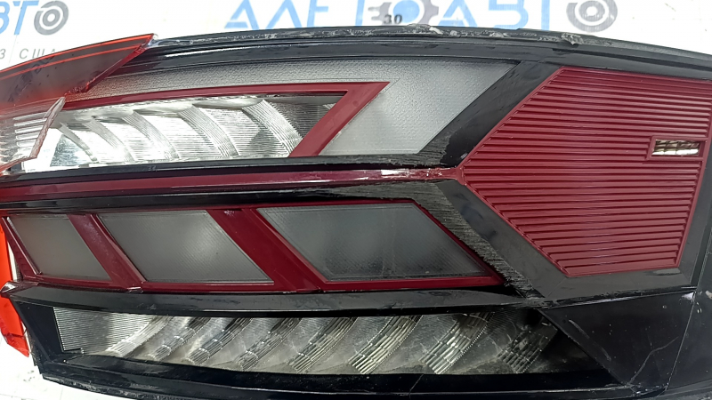 Фонарь внешний крыло правый VW Jetta 20-26 разбито стекло, трещина, затерт