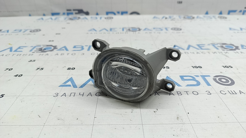 Противотуманная фара птф левая Toyota Prius 50 19-22 LED, под полировку