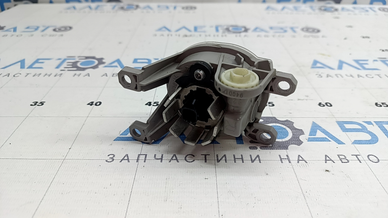 Противотуманная фара птф правая Toyota Prius 50 19-22 LED, под полировку