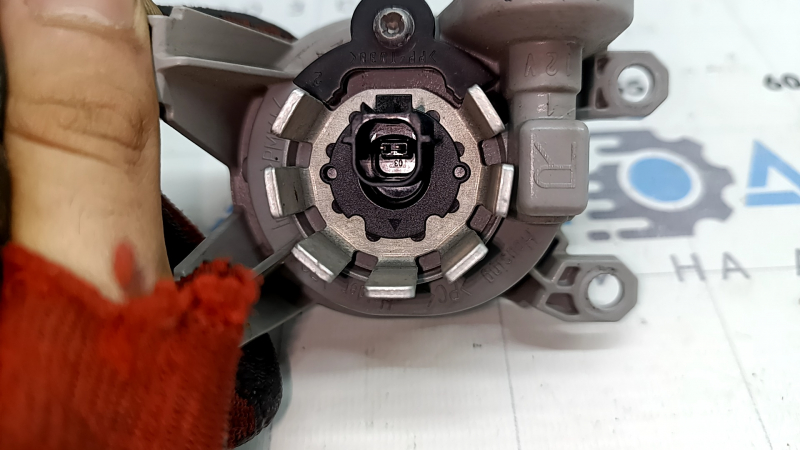 Противотуманная фара птф правая Toyota Prius 50 19-22 LED, под полировку