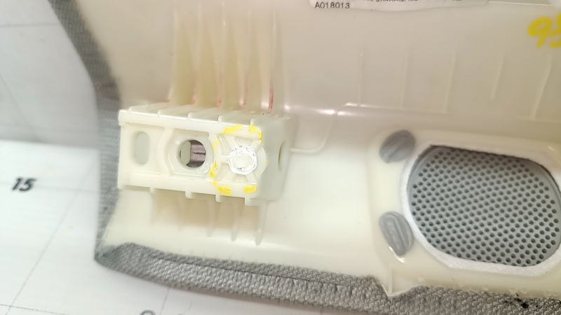 Ornament montan față, stânga sus, Audi A6 C8 19-23, gri, suport rupt
