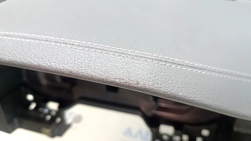 Торпедо передняя панель с AIRBAG Audi A6 C8 19-25 под проекцию, кожа черная, потерта, надрывы, ржавый пиропаторн