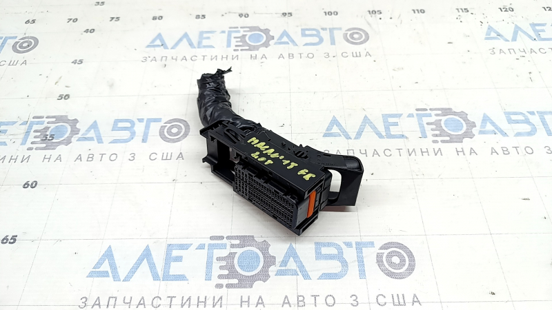 Фишка на блок ECU компьютер двигателя Porsche Macan 17-26 2.0T правая