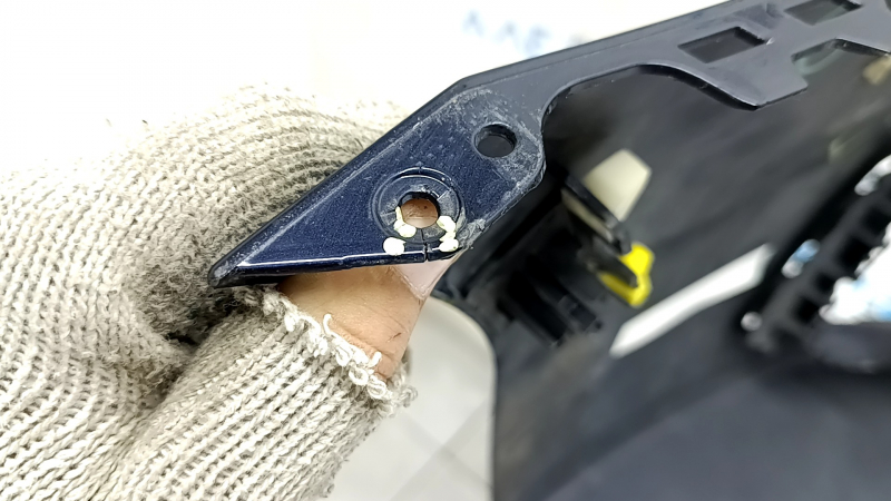 Бампер передний голый Audi A6 C8 19-23 под park assist под омыватель фар, S-Line, без заглушек, синий, царапины, вмятины, надломаны крепления