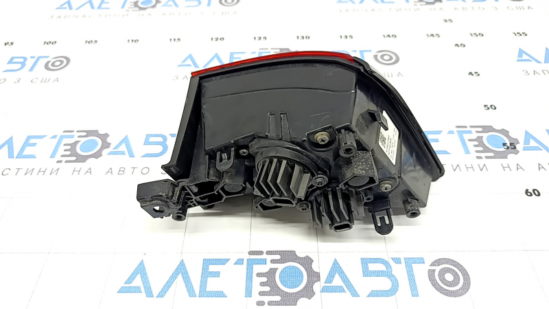 Фонарь нижний бампер левый Toyota Prius 50 19-22 царапины